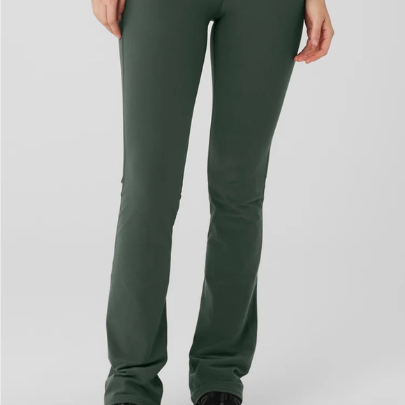 Alosoft Foldover Bootcut Legging -
Dark Cactus
$108 OG price - Picture 2 of 8